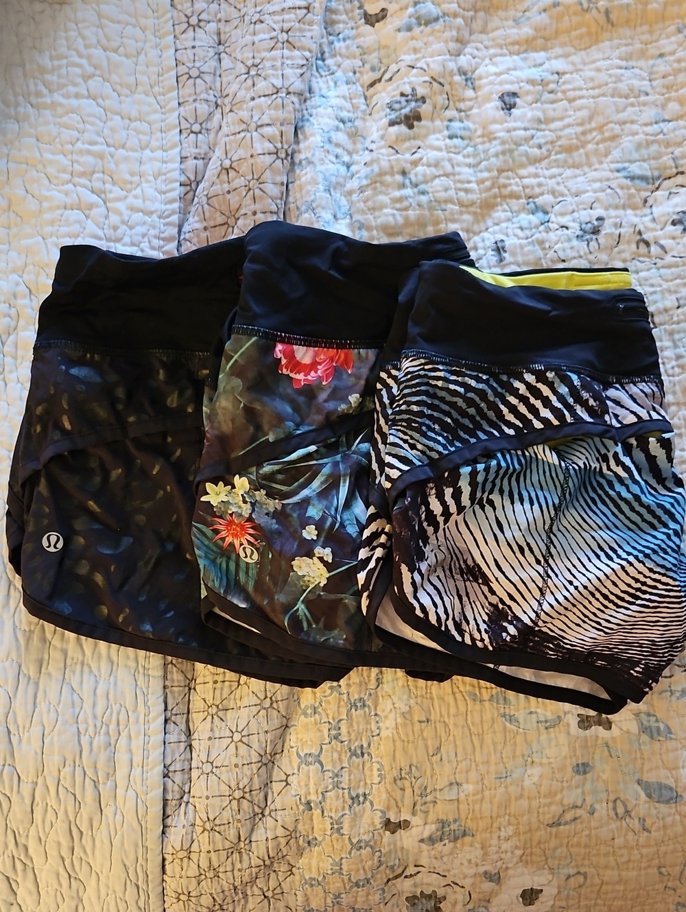 lot 3 Lululemon athletica Women’s Athletic Run Shorts -  Popular Prints